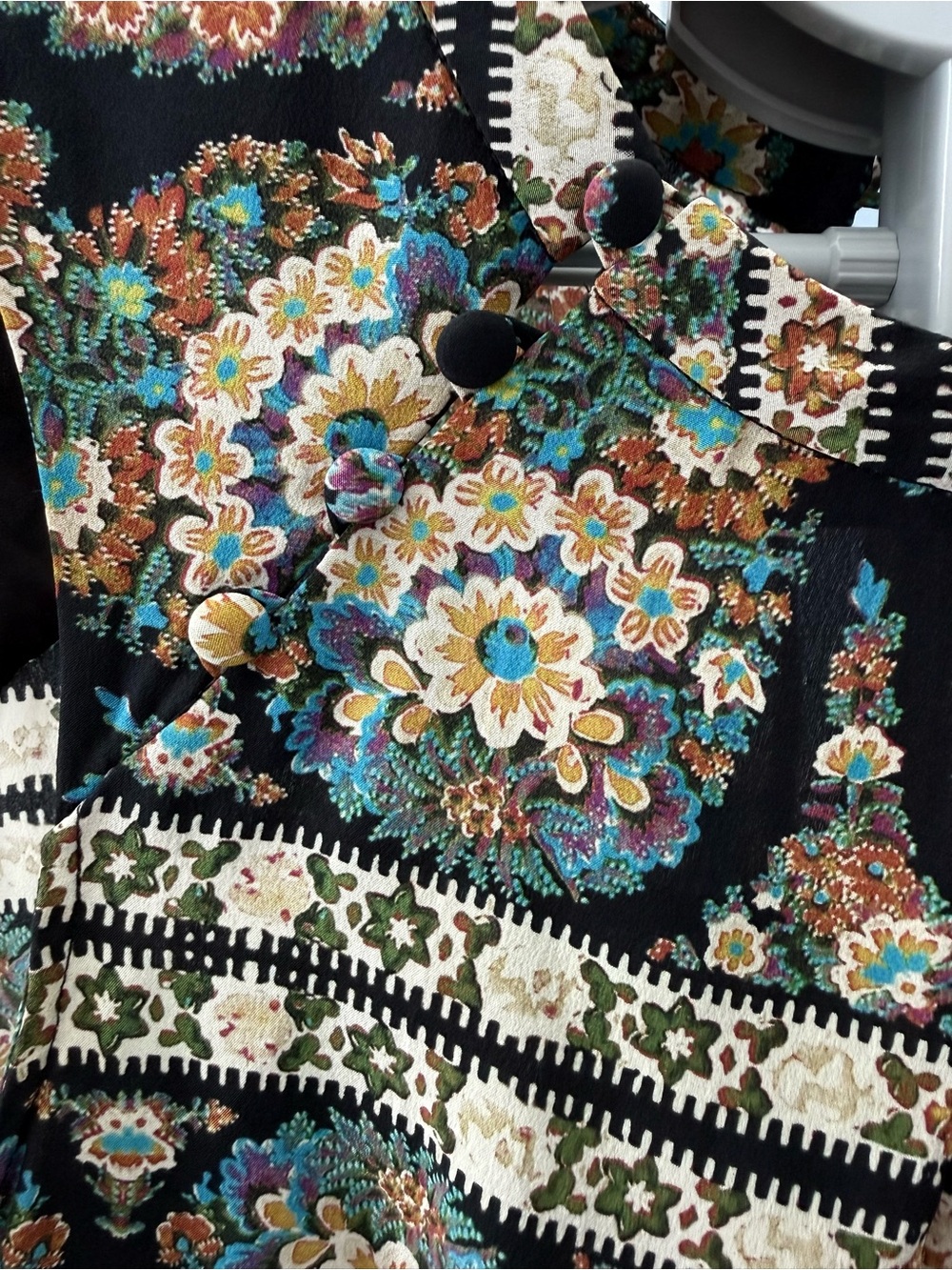 Nanette Lepore Black Patchwork Paisley Floral Silk Scarf Look Blouse Size 4 S - Picture 3 of 6